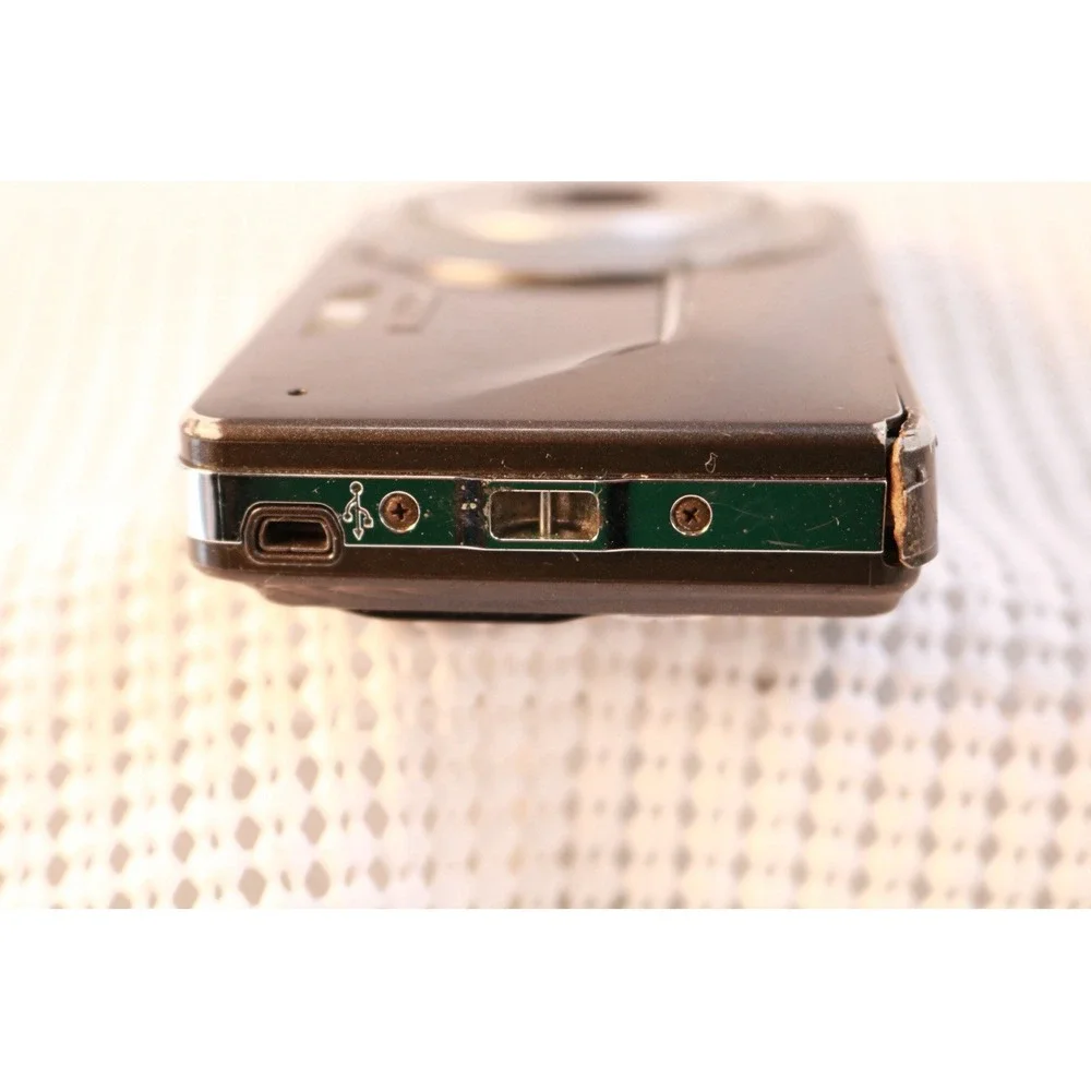 Kodak EasyShare MD41 Digital Camera 3X Optical Zoom Untested Parts Repair Brown